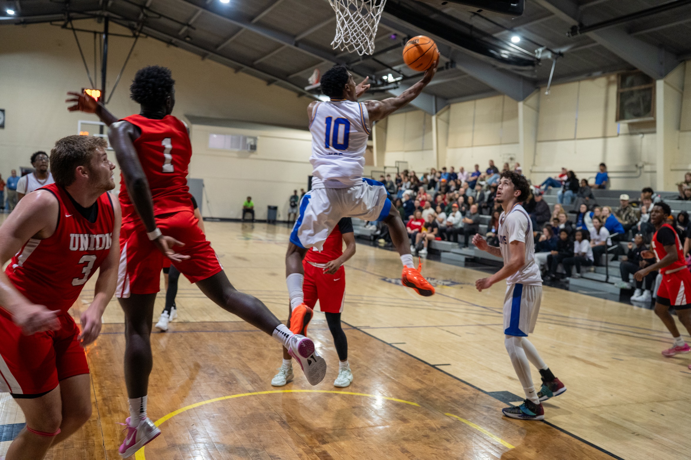 Men's Basketball Gets Back in Win Column